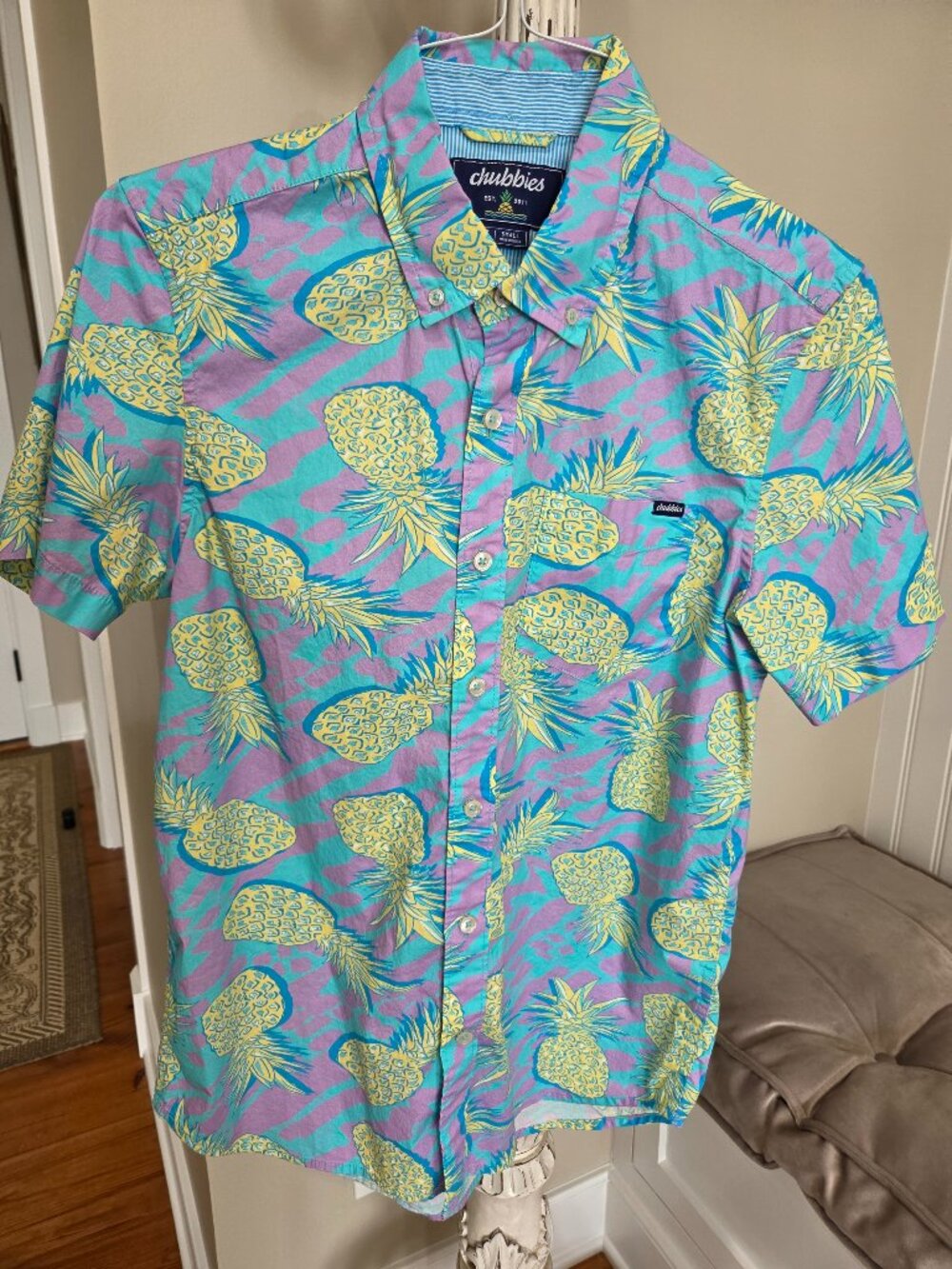 Men's Chubbies Short Sleeve Shirt Small Button Down Blue Yellow Pineapple